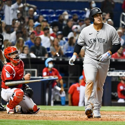 New York Yankees 1B Anthony Rizzo Becomes Free Agent, Opting Out