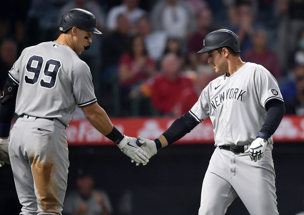 The New York Yankees need to change road uniforms, or at least add an  alternate