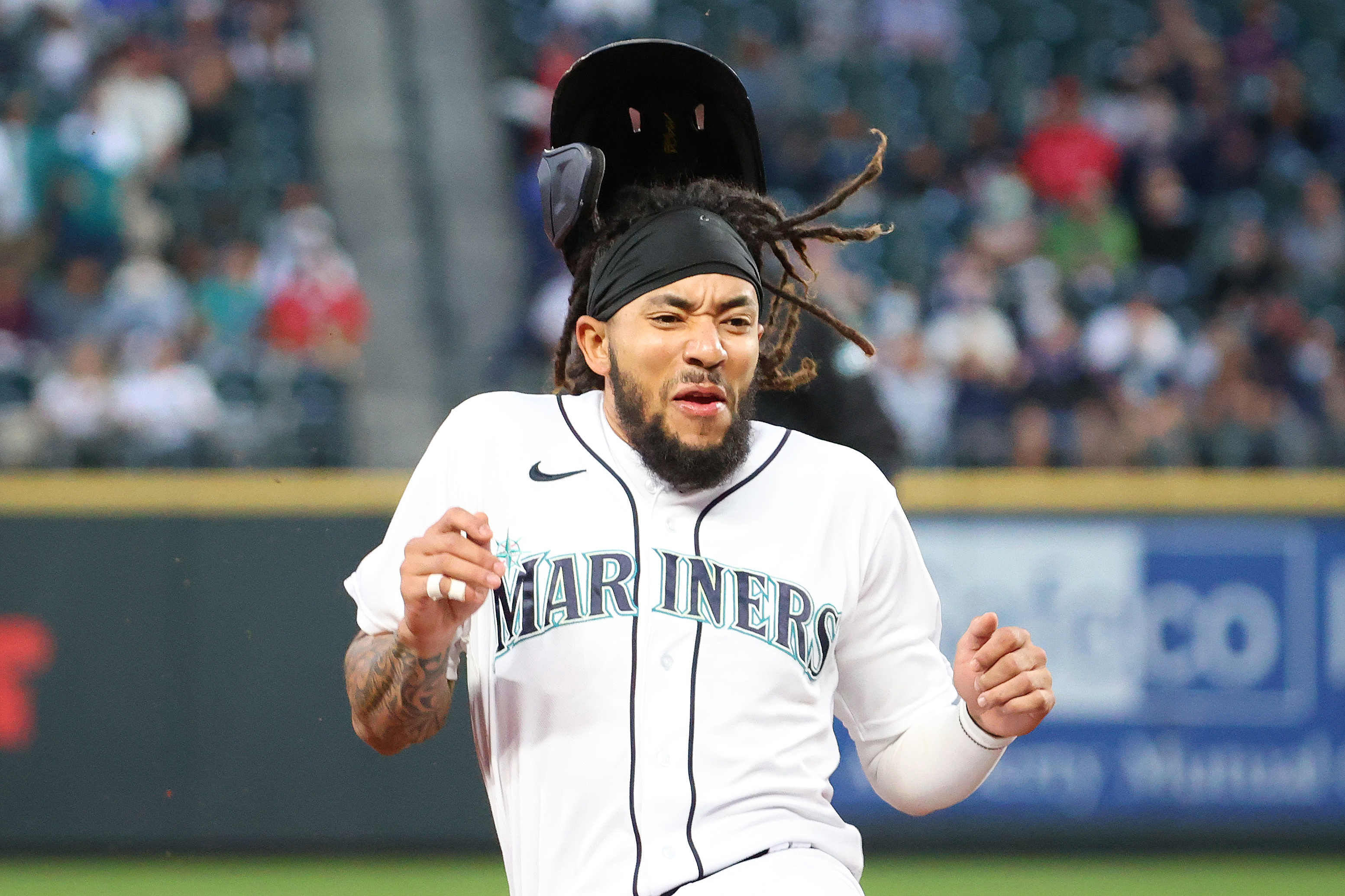 J.P. Crawford signs five-year deal with Mariners