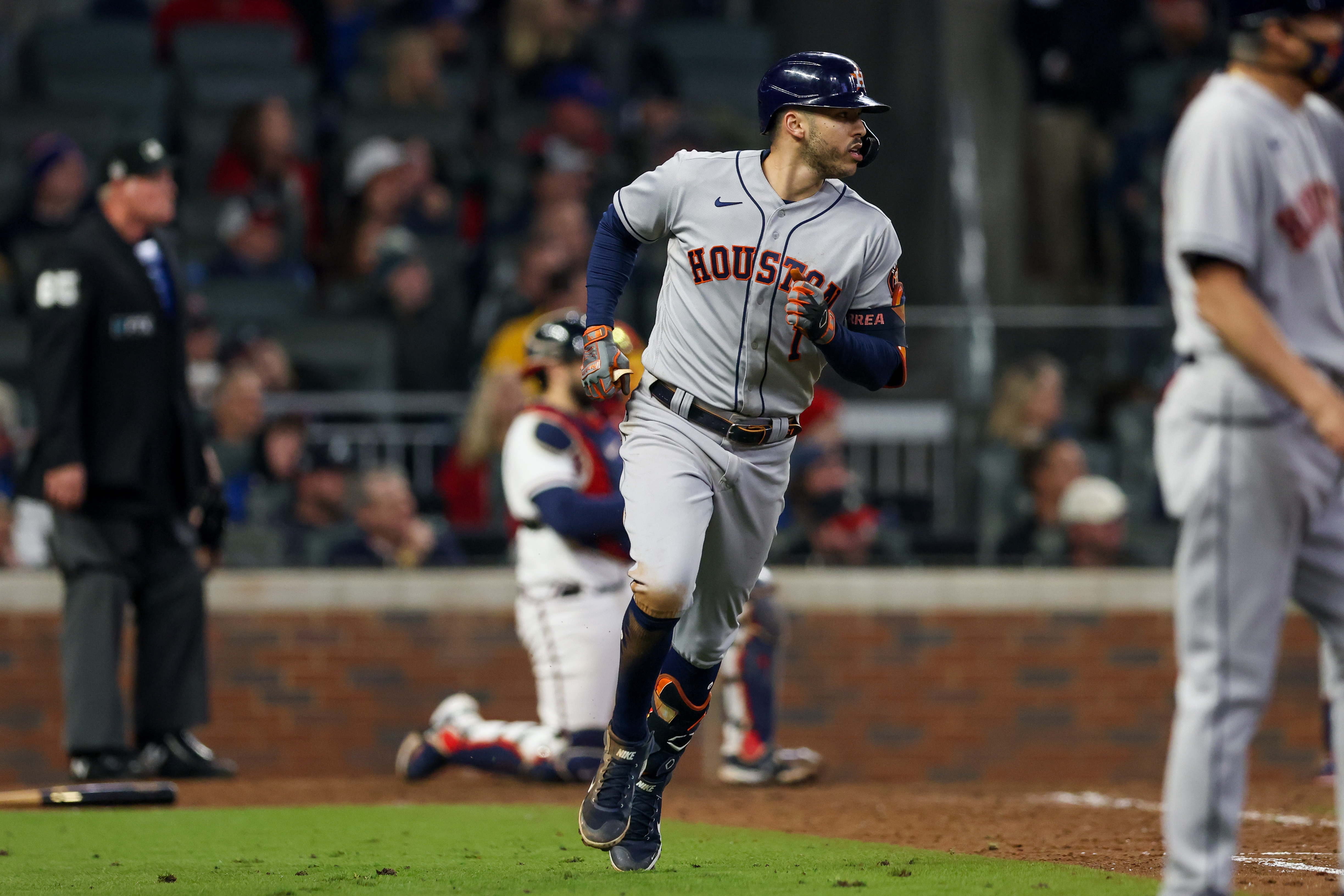 Carlos Correa lands record-breaking deal with Giants