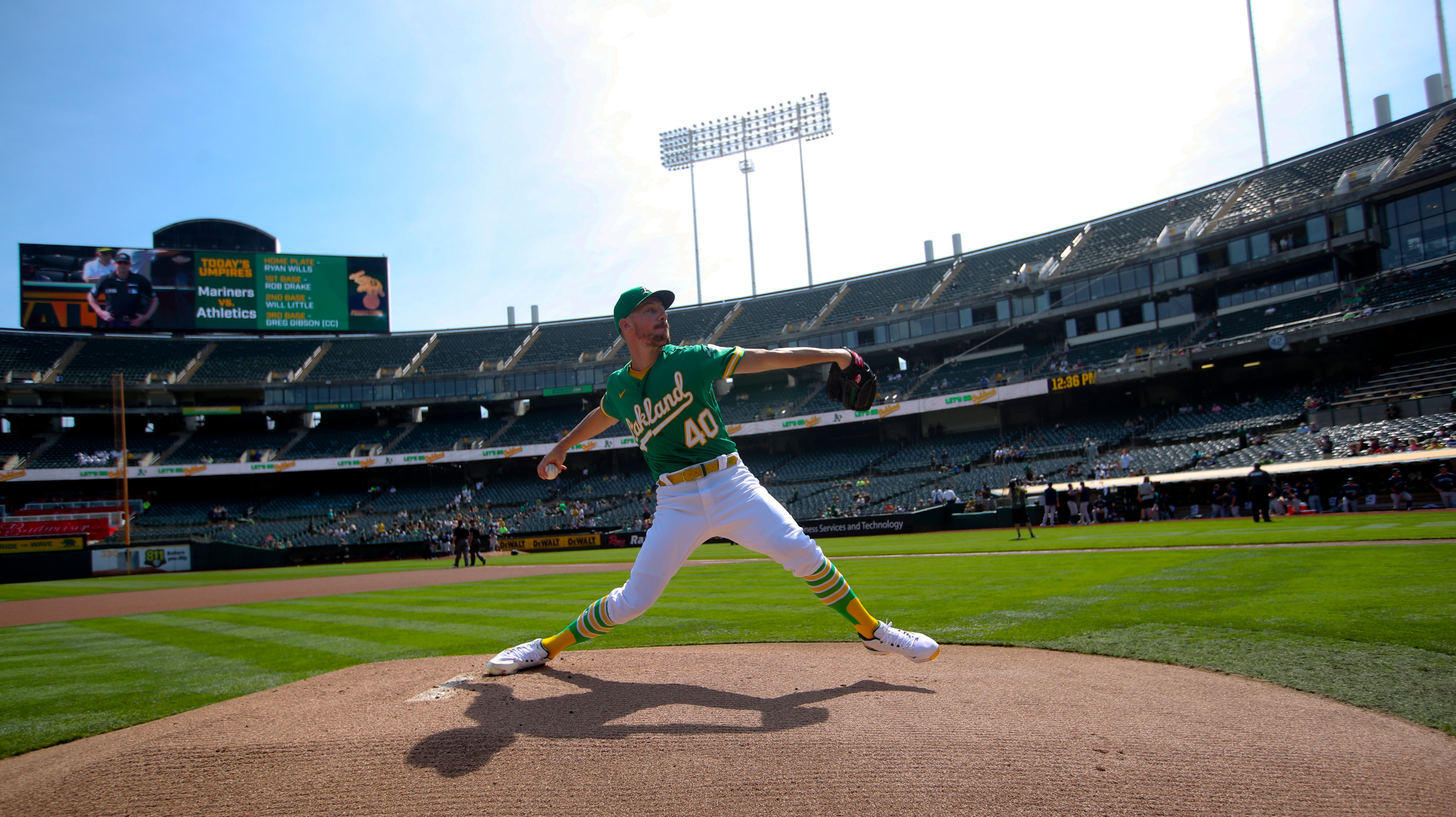A's trade Chris Bassitt to Mets in first of several expected moves