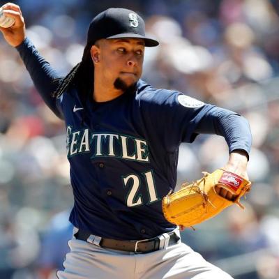 Seattle Mariners trade for Teoscar Hernández in early offseason move 