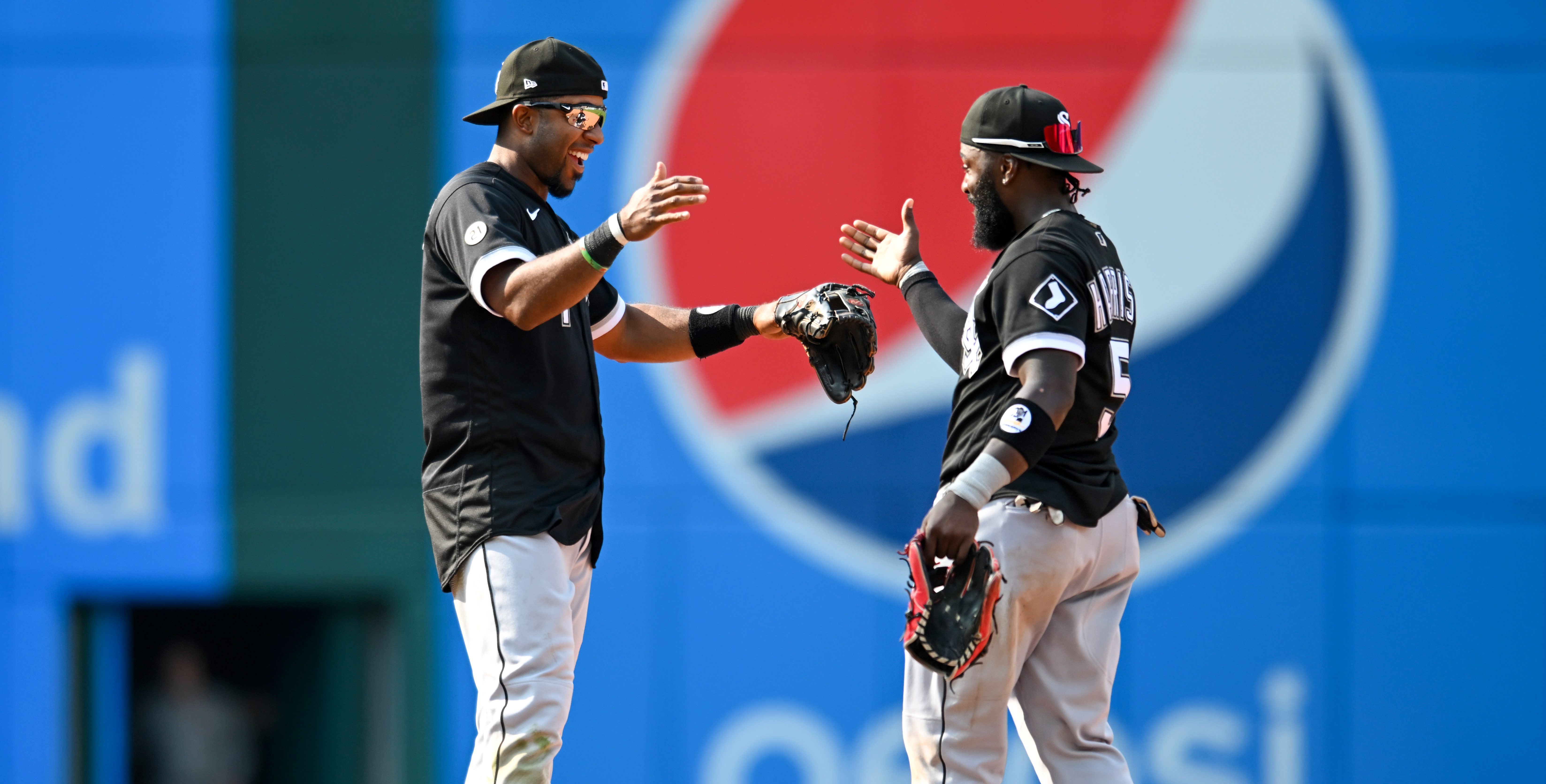 Free-agent infielder Elvis Andrus returning to White Sox on 1-year