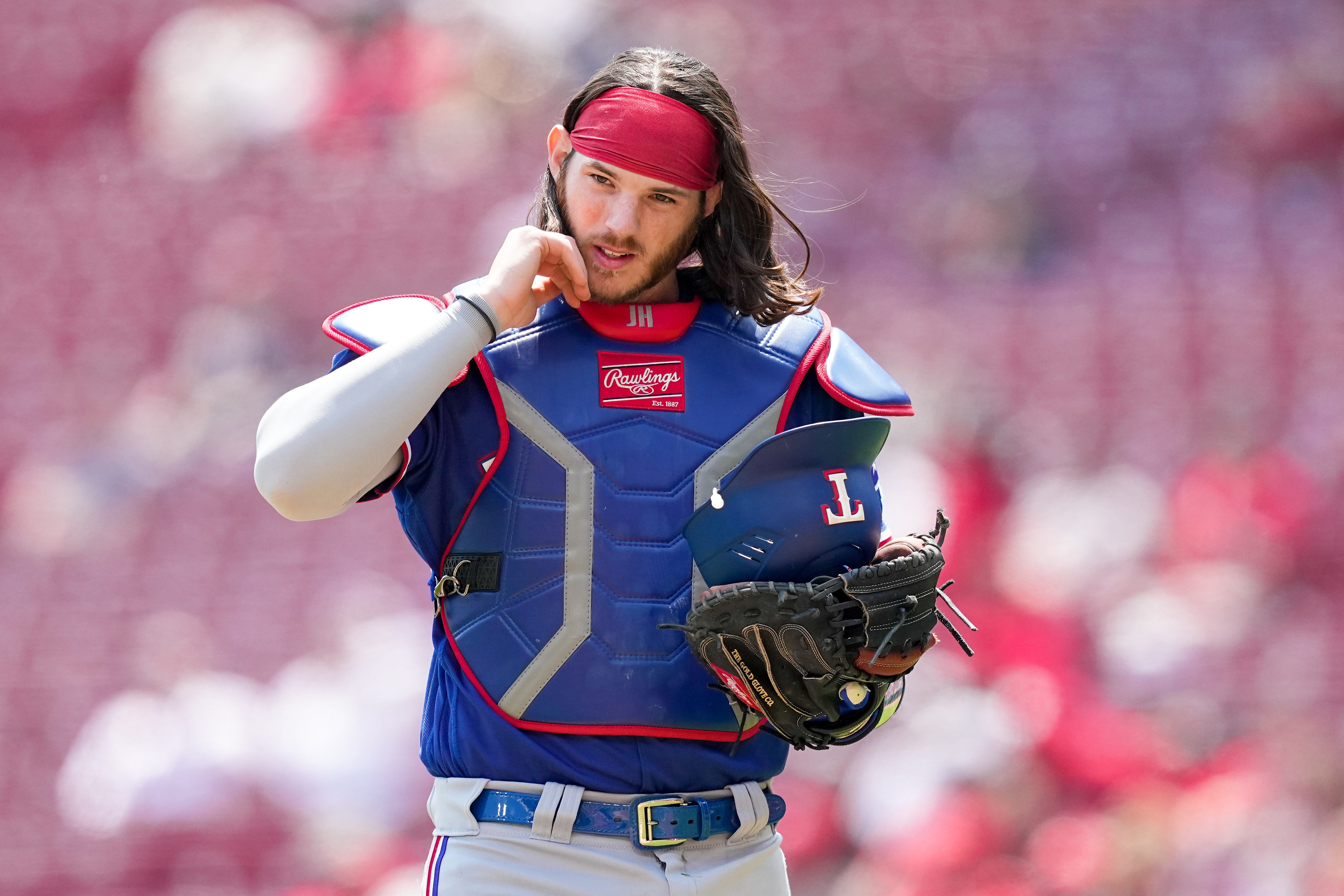 MLB PitchCom Wristbands catchers wear to signal pitches explained