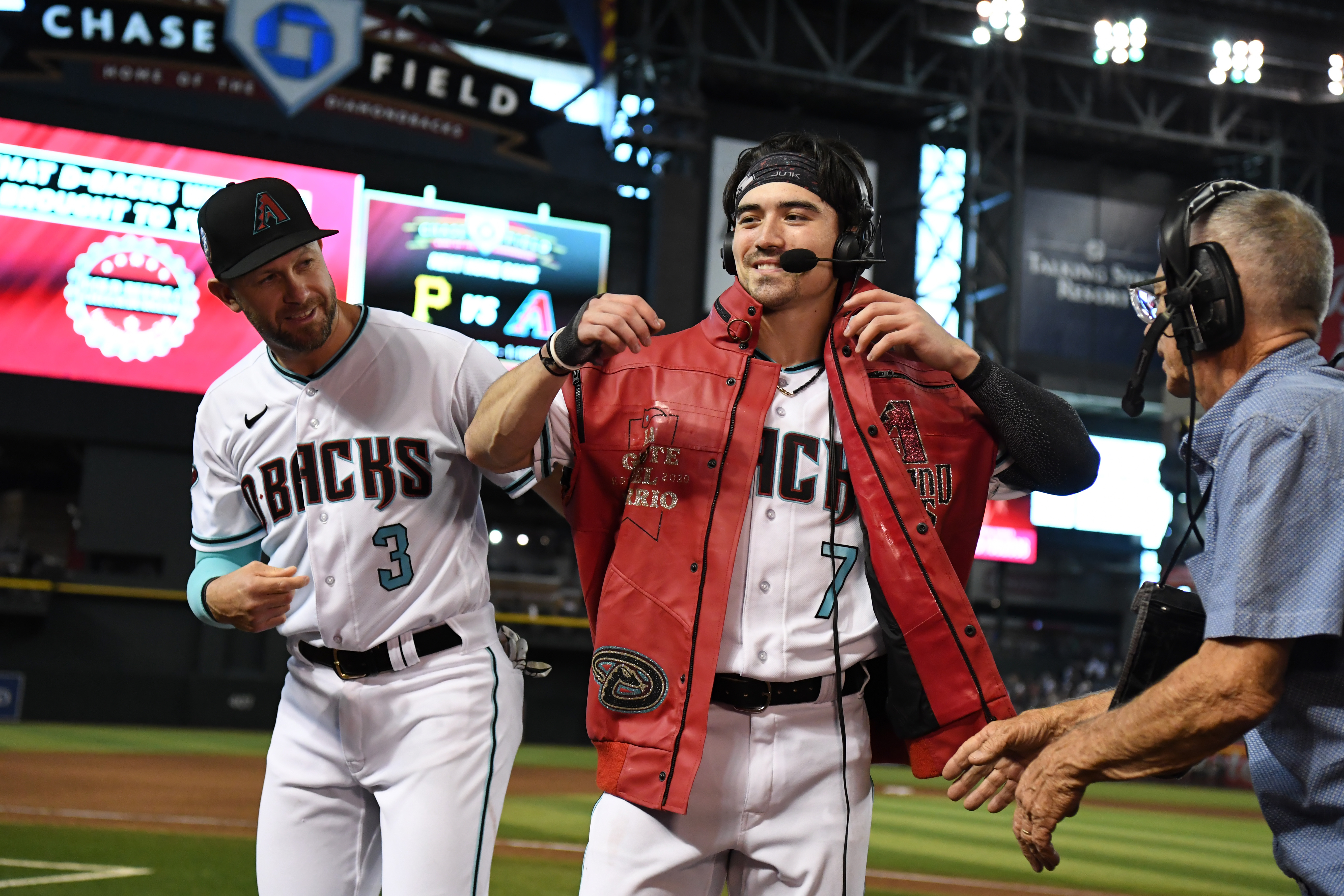 The 2023 uniform lineup seems to suggest a switch to teal primary for the  season! : r/azdiamondbacks